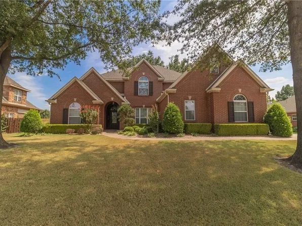 202 NW Olinka Pass St, Bentonville, AR 72712