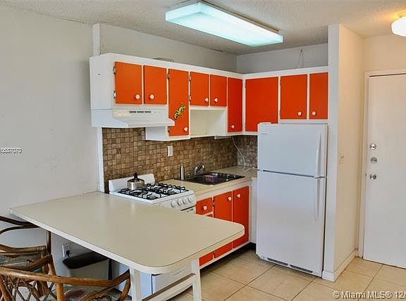 3rd image of 710 Washington Ave APT 205