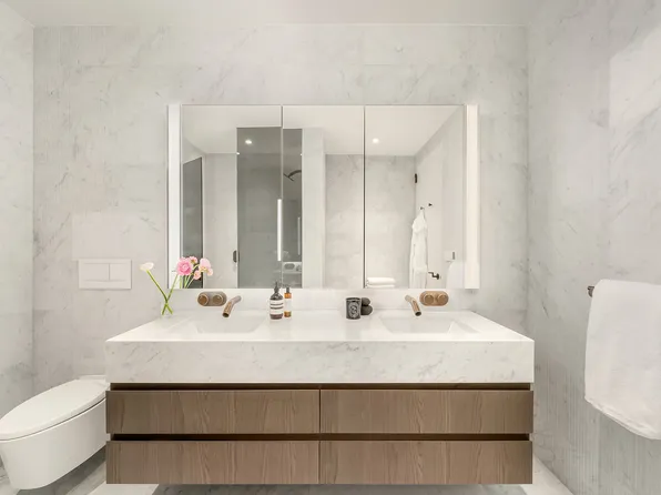 130 William Street 55C image 10 of 10