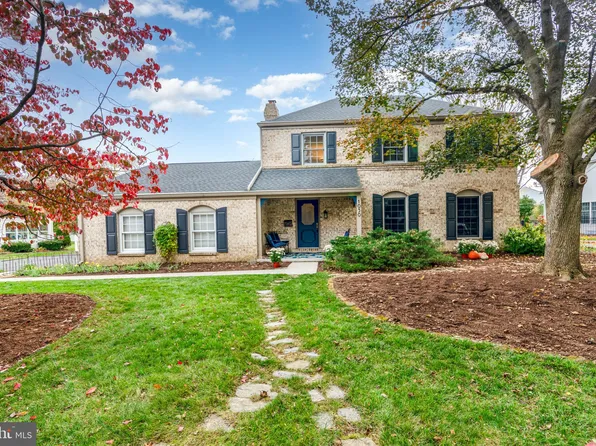 1030 Beech Ave, Hershey, PA 17033