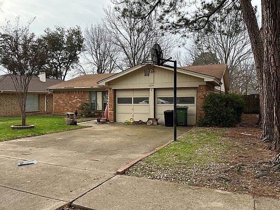 3rd image of 1624 Winchester Way
