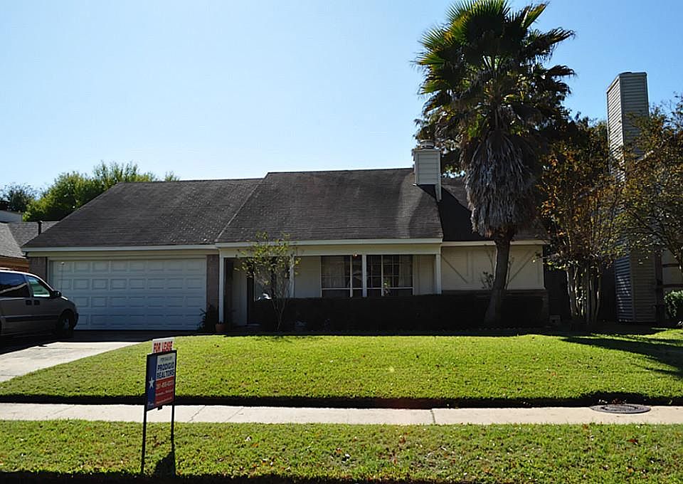 1st image of 18019 Holly Forest Dr