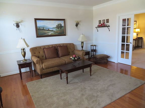 3rd image of 6251 Columbia Pike