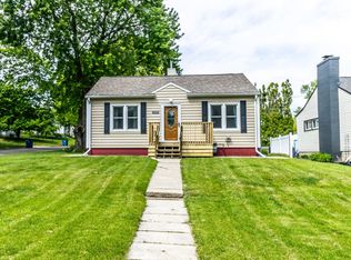 2224 W 7th St, Waterloo, IA 50702