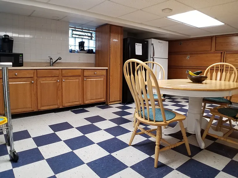 Doctors Guest House on Richmond with Co-Living Space — Photo 9