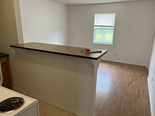 401 N Bottom St, Sparta, IL