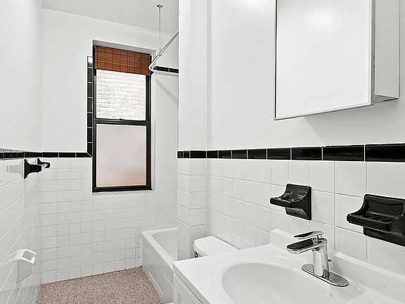 4th image of 242 E 85th St APT 4D