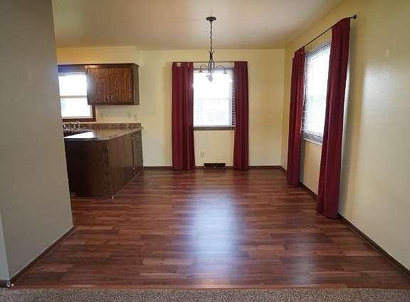 3rd image of 1517 Tomahawk Ln