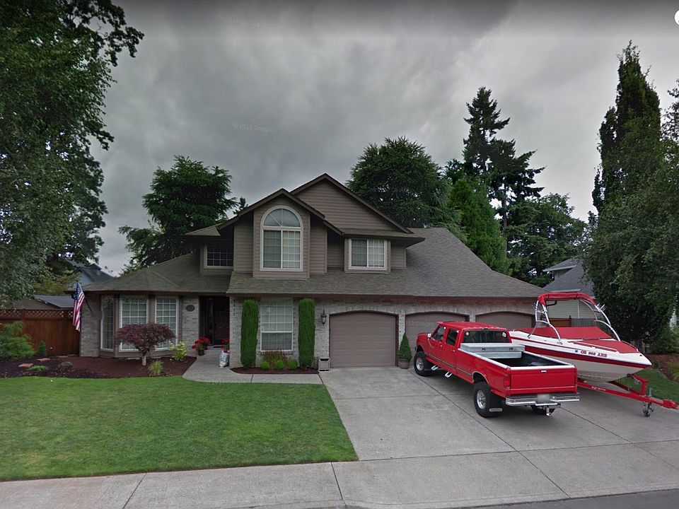 1st image of 3012 NE 115th Cir