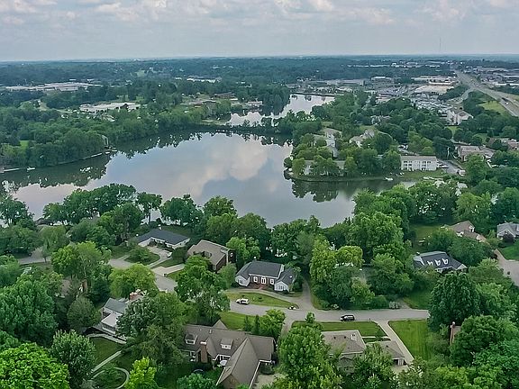 3rd image of 739 Lakeshore Dr