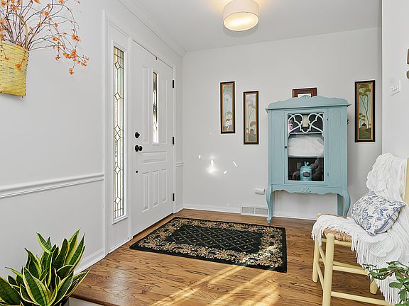 3rd image of 10404 W 134th St