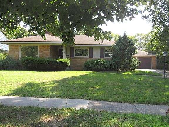 3rd image of 2610 Borglum Ave NE