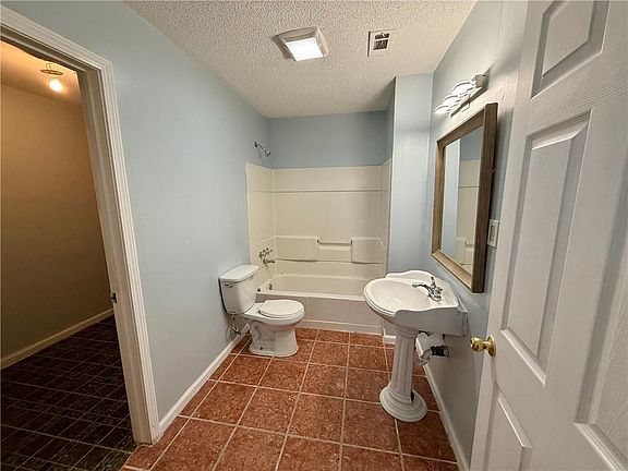 4th image of 5683 Isleworth Way