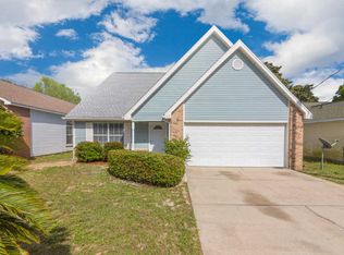 518 Rush Park Cir, Mary Esther, FL 32569