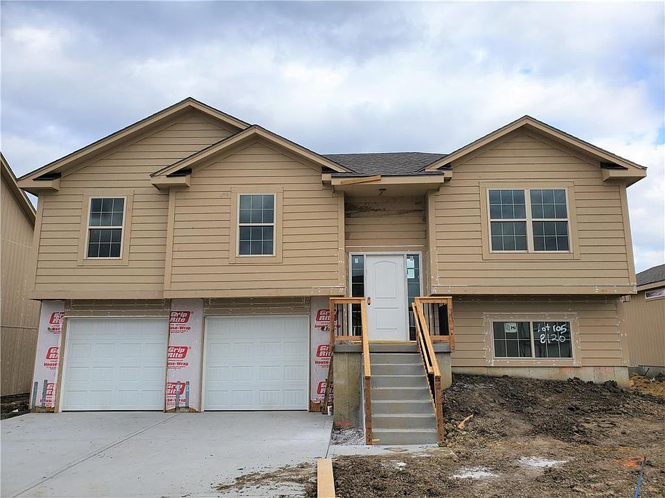 1st image of 8120 SE Holly Dr