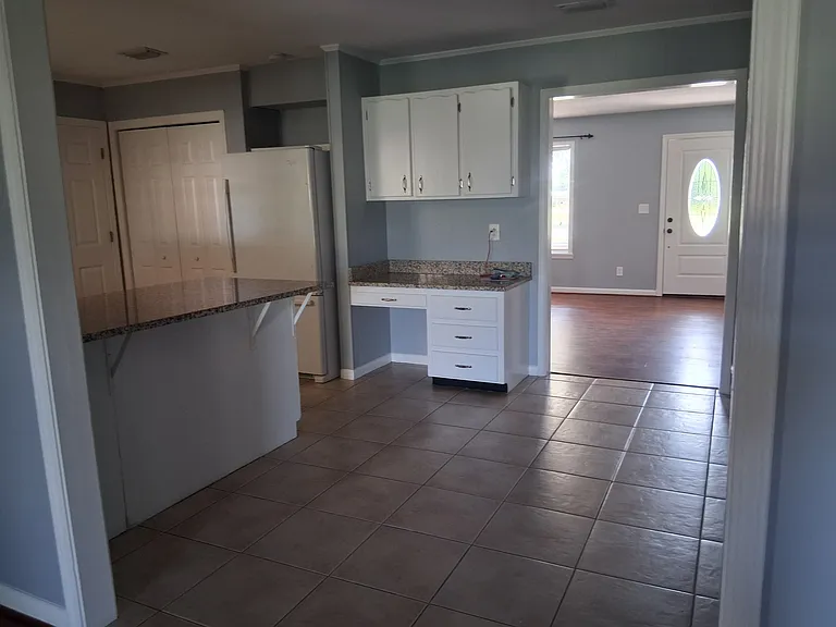 802 Alabama Ave — Photo 12