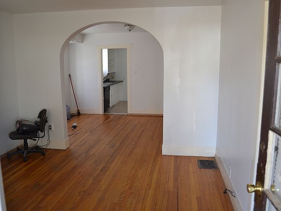 2nd image of 1512 E 5th St