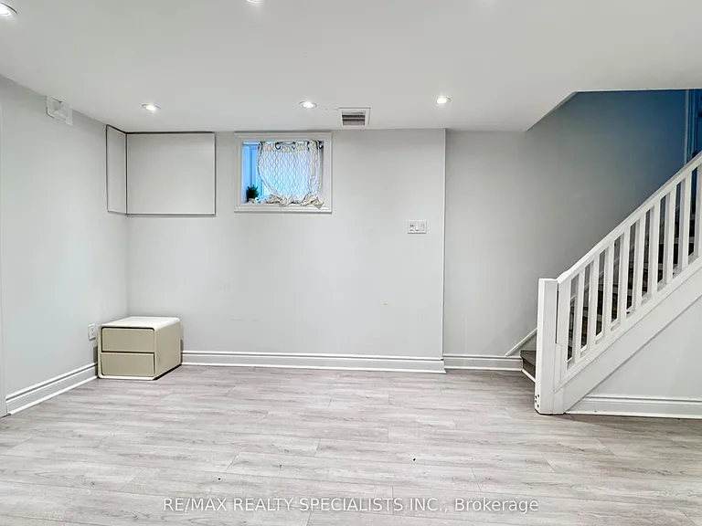 131 Searle Ave #BASEMENT — Photo 31
