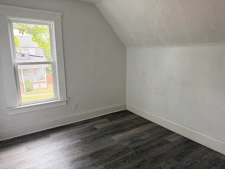 4007 Behrwald Ave — Photo 10