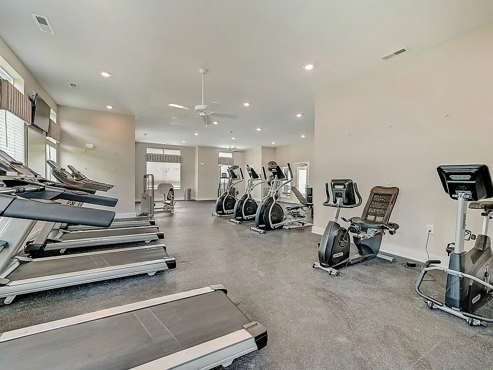 19-web-or-mls-W Broad St-019