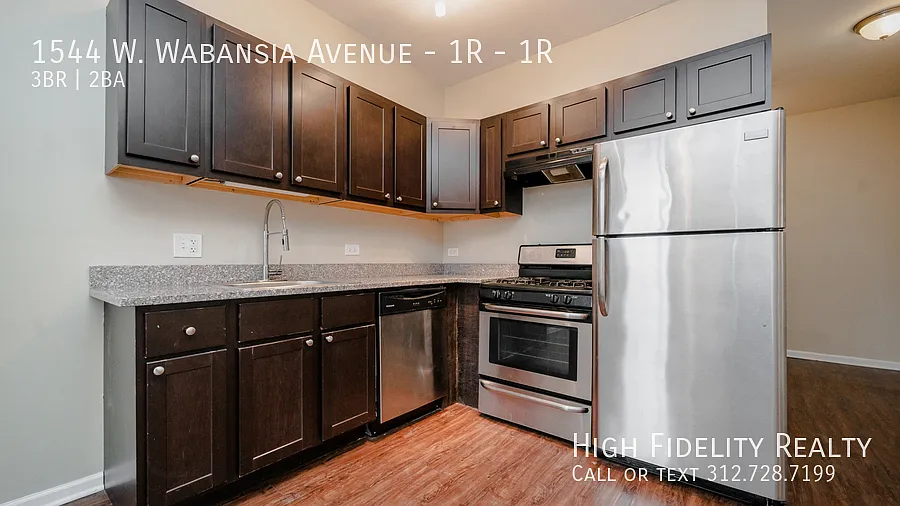 Building Photo - 1544 W Wabansia Ave #1R
