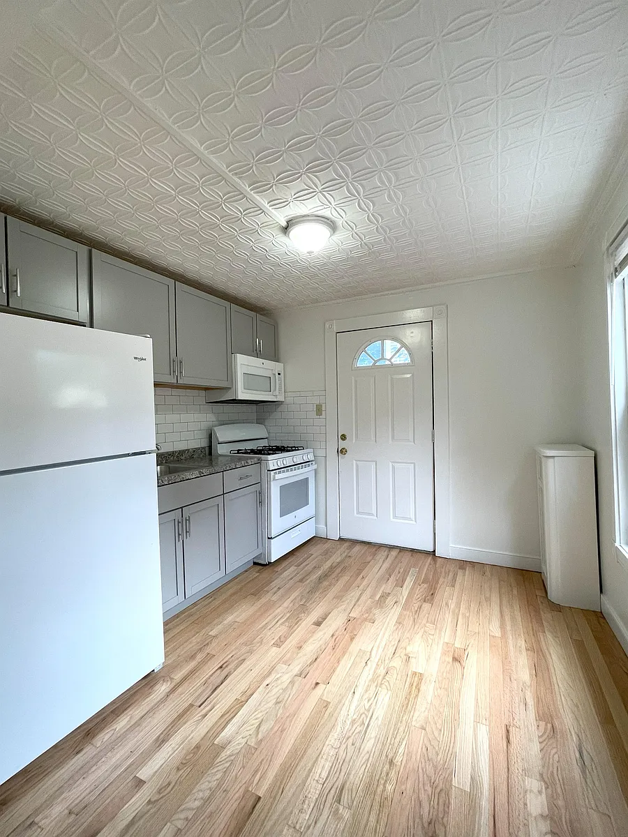 Building Photo - 108 Brookside Ave #1
