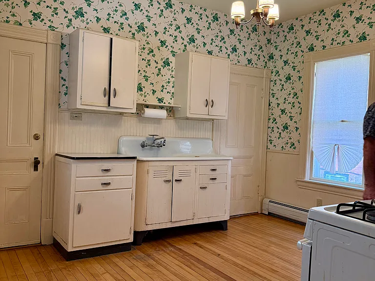 47 N Prospect St — Photo 3
