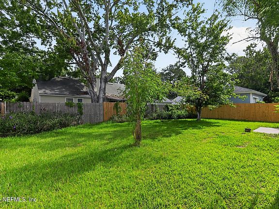 3rd image of 3939 ENGLISH COLONY Drive S