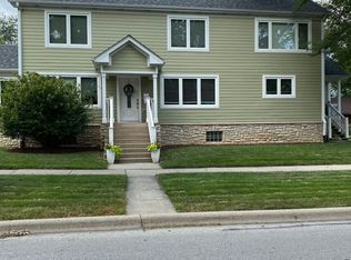 229 N Myrtle Ave, Elmhurst, IL 60126