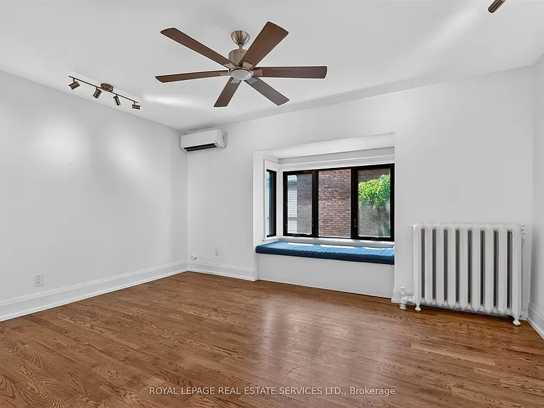 27 Saint Johns Rd — Photo 4