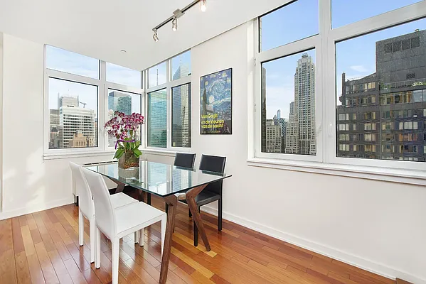 Rented by Keller Williams NYC | media 19