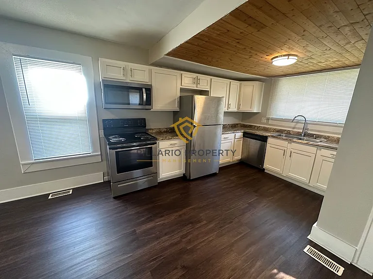1528 E Tabor St — Photo 15