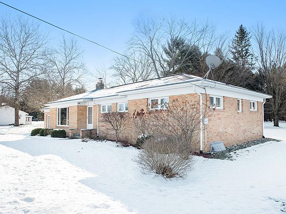 2nd image of 105 Crosby Dr