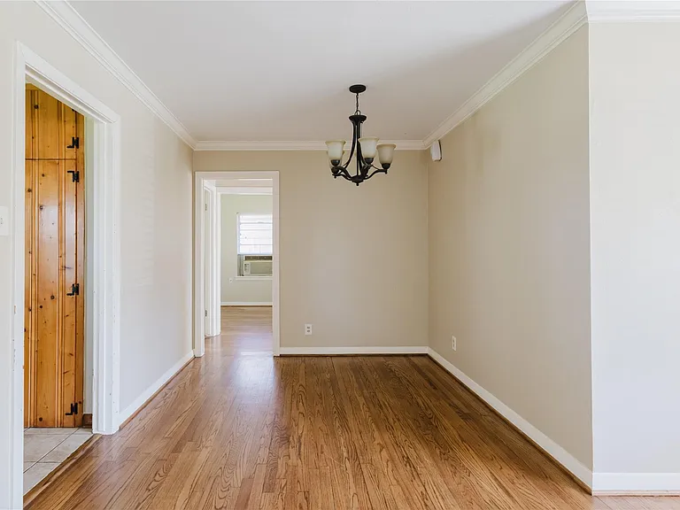 5210 De Lange Ln — Photo 8