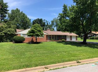1321 Hollins Rd, Waynesboro, VA 22980