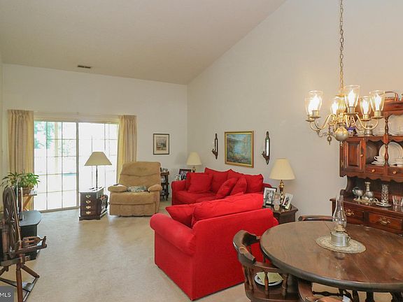 3rd image of 778 Thornwood Dr