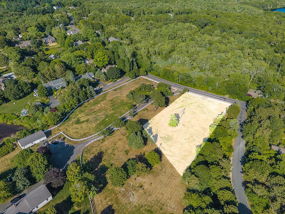 2nd image of 293 Main Street