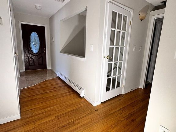 2nd image of 395 Ridgefield Rd