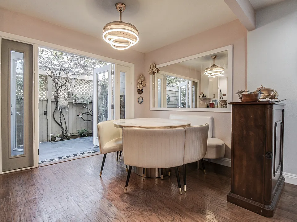 11 Seamist Ct