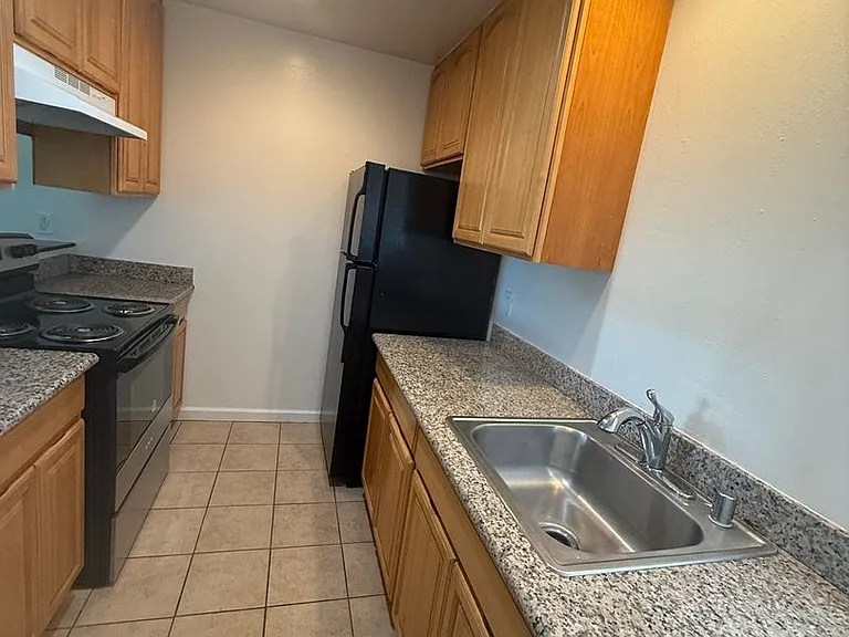 409 Taylor St #1-8 — Photo 4