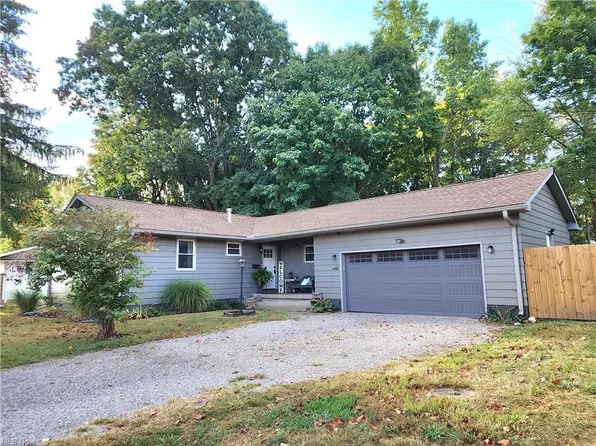 32 Poplar Dr, Zanesville, OH 43701