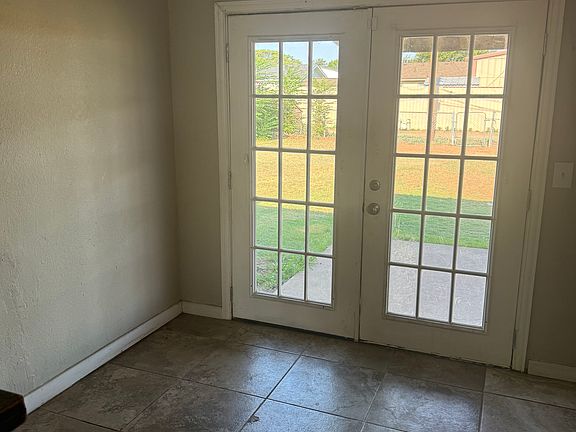 5th image of 1000 Stuart Dr