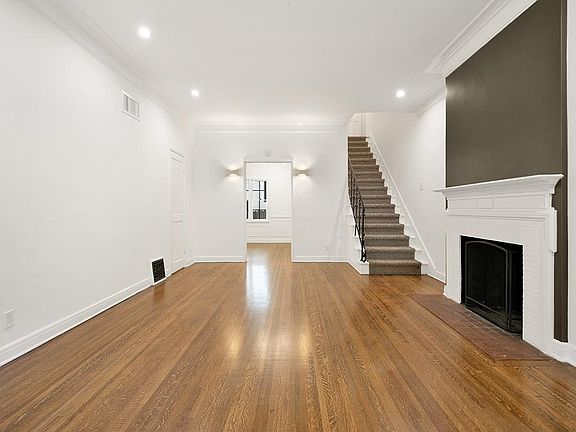 2nd image of 7467 Hollywood Blvd APT 3