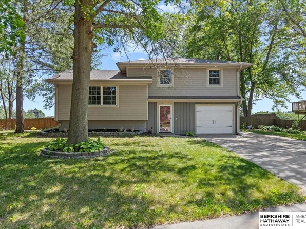 301 Gladys Ave, Yutan, NE 68073