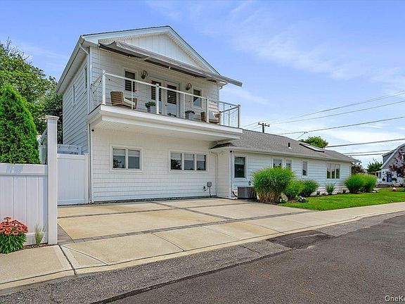 2nd image of 2174 Bay Boulevard