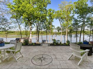 425 Terrapin Pointe Rd, Hodges, SC 29653