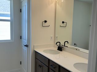 4025 Grommet Ct, Matthews, NC 28105