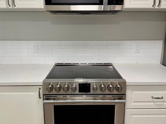 4th image of 3593 S 54 Avenue Cres