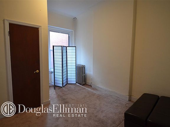 3rd image of 186 New York Ave APT 2A