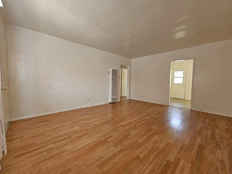 1067 Aileron Ave #C — Photo 3